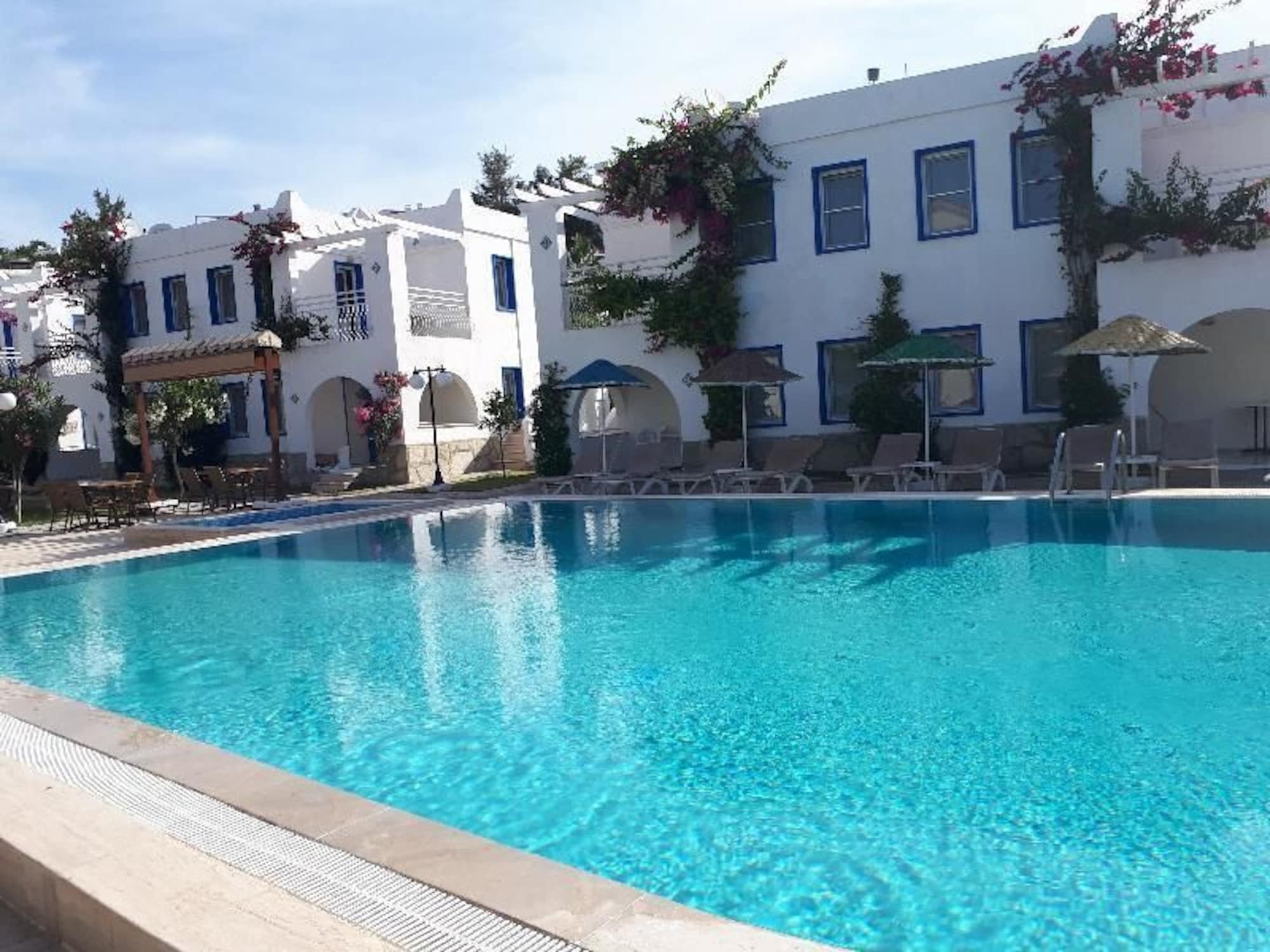 Paradise Apart Hotel Bitez Exterior photo